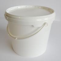 10 PLASTIC CONTAINERS & LIDS - WHITE